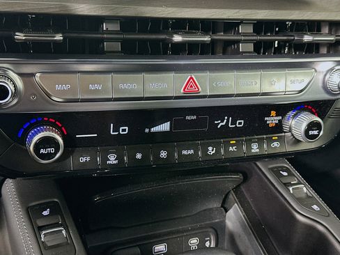 Used 2025 Kia Telluride SX X-Line AWD/4WD image 24
