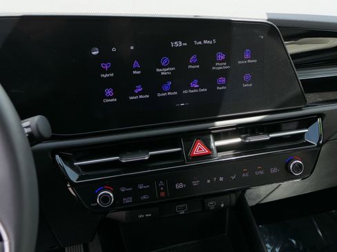 Used 2024 Kia Niro EX FWD image 16