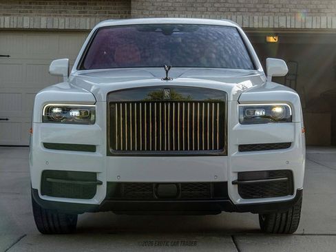 Used 2023 Rolls-Royce Cullinan Black Badge AWD/4WD image 13
