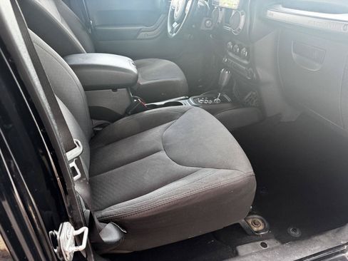 Used 2017 Jeep Wrangler Unlimited Sport AWD/4WD image 19
