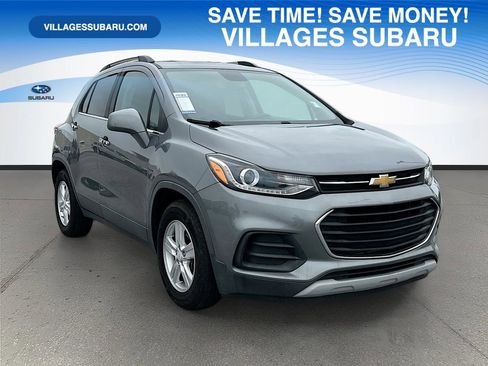 Used 2020 Chevrolet Trax LT w/ Driver Confidence Package image 1