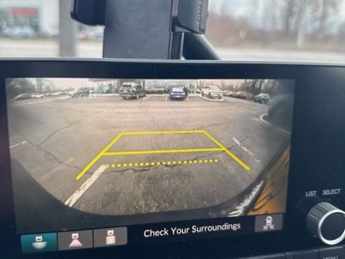 Used 2023 Honda CR-V EX image 5