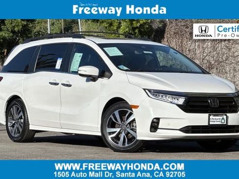 Certified 2022 Honda Odyssey Touring image 1