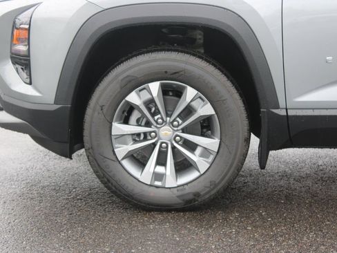 New 2026 Chevrolet Equinox LT FWD image 18