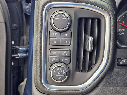 Used 2021 Chevrolet Silverado 1500 High Country w/ Technology Package AWD/4WD image 21