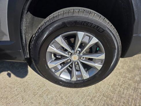 Used 2025 Chevrolet Equinox LT image 11