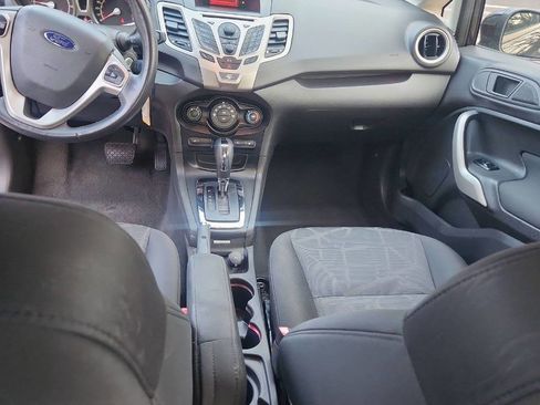 Used 2013 Ford Fiesta SE image 6