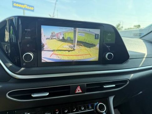 Used 2023 Hyundai Sonata SE FWD image 16