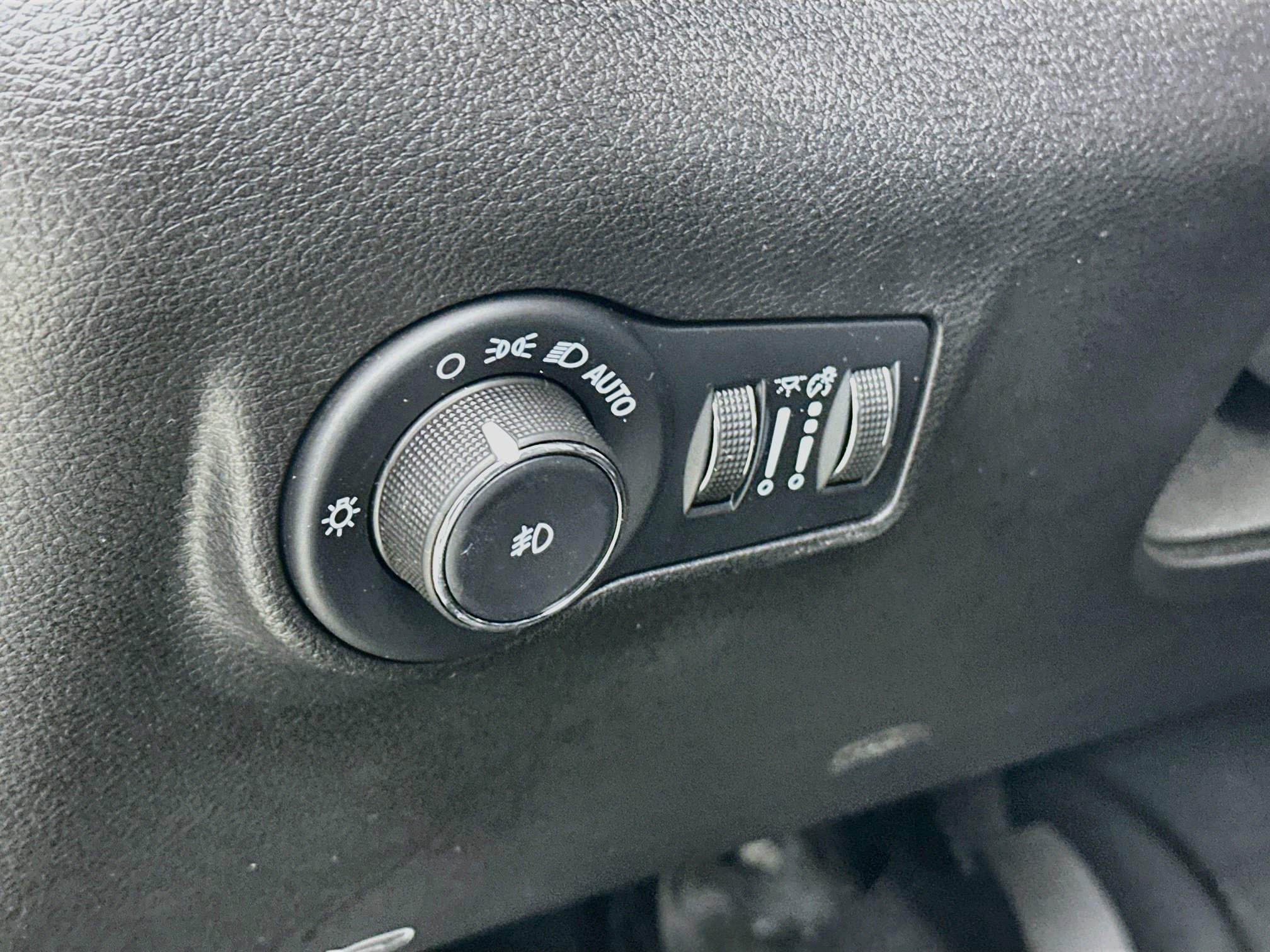 Used 2023 Jeep Compass Latitude AWD/4WD image 10