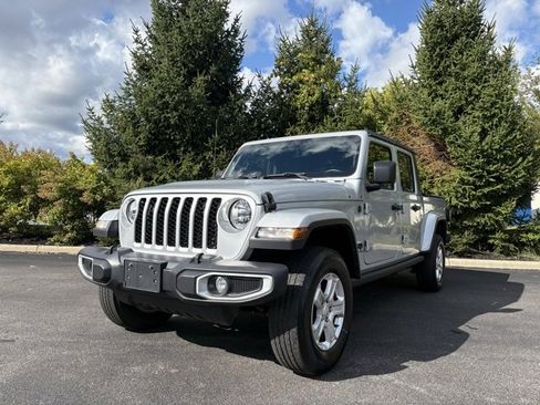 Used 2022 Jeep Gladiator Sport image 1