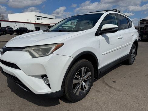 Used 2016 Toyota RAV4 XLE w/ Protection Package image 9