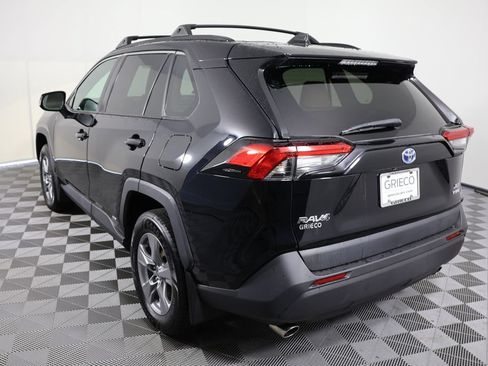 Used 2022 Toyota RAV4 XLE w/ Convenience Package AWD/4WD image 6