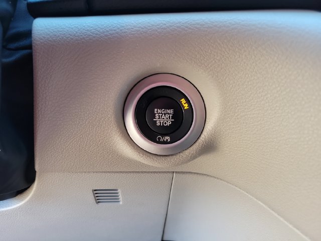 Used 2024 Chrysler Pacifica Touring-L FWD image 26