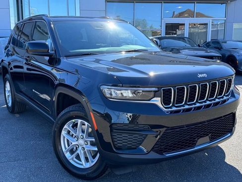 New 2026 Jeep Grand Cherokee Laredo AWD/4WD image 1