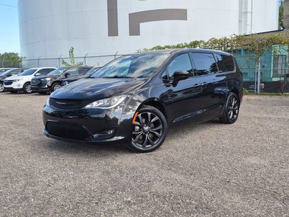 Used 2019 Chrysler Pacifica Touring Plus w/ S Appearance Package