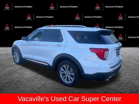 Used 2023 Ford Explorer Limited AWD/4WD image 3