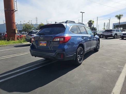 Used 2019 Subaru Outback 2.5i Premium image 7