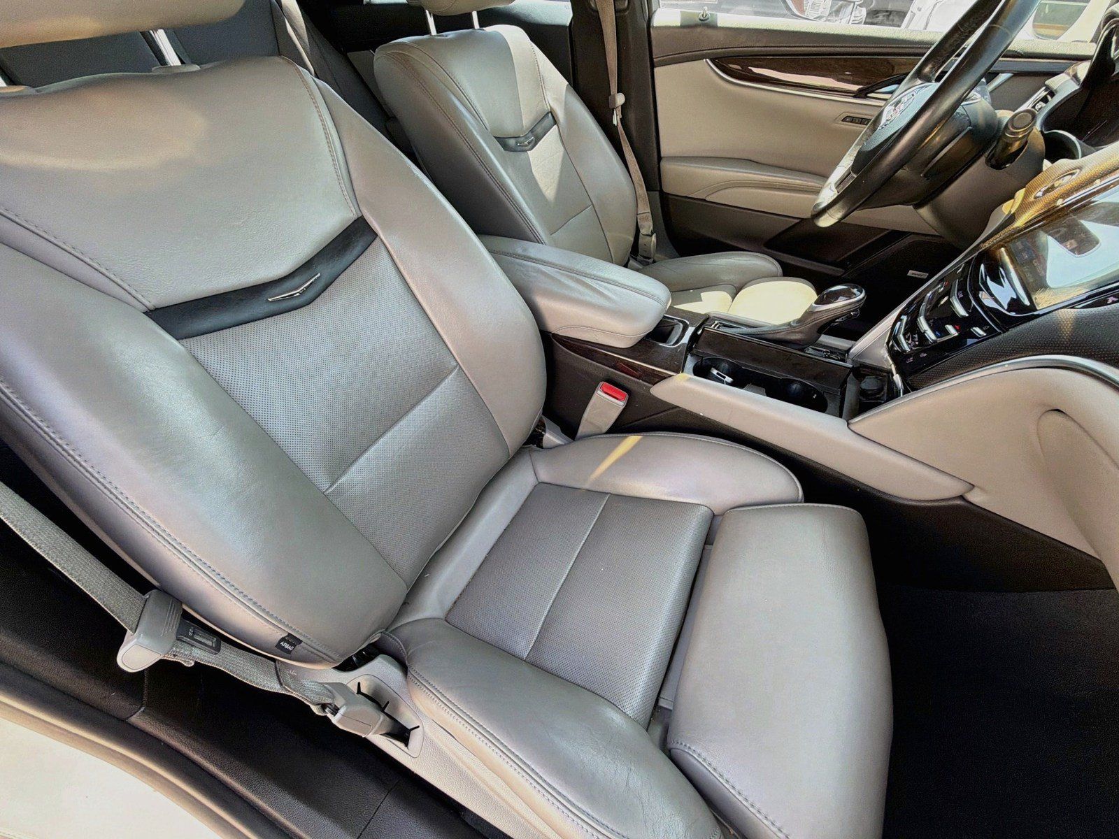 Used 2014 Cadillac XTS Luxury w/ Driver Awareness Package FWD image 14