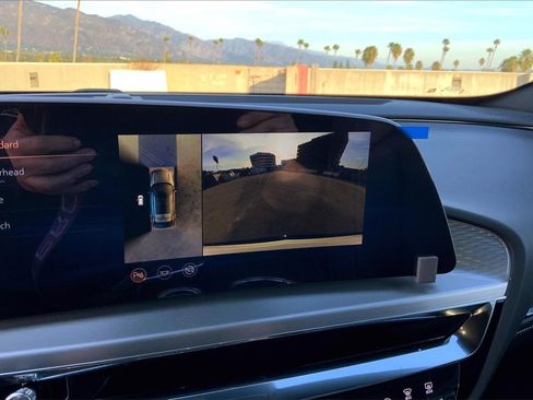 New 2025 Cadillac Lyriq Sport image 27