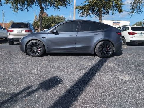 Used 2022 Tesla Model Y Performance image 3