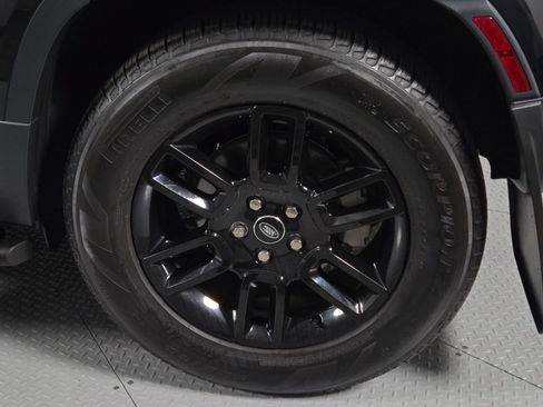 Used 2025 Land Rover Defender 110 S AWD/4WD image 10