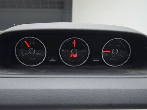 Used 2014 Volkswagen Beetle TDI image 30