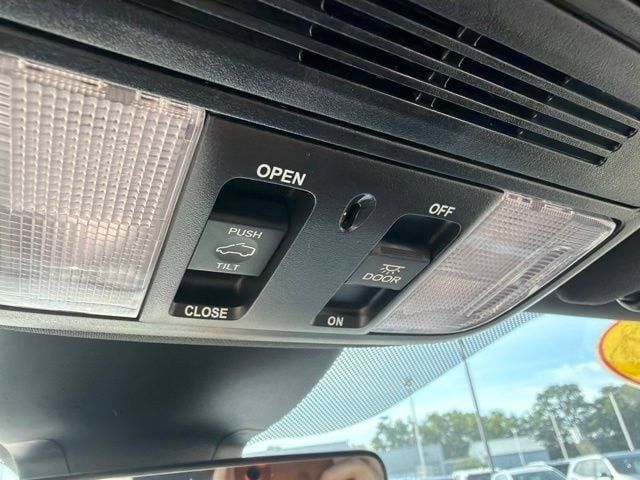 Used 2023 Honda Odyssey Sport image 22