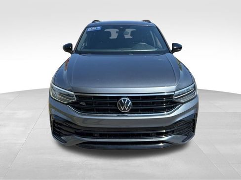 Certified 2022 Volkswagen Tiguan SE R-Line AWD/4WD image 3