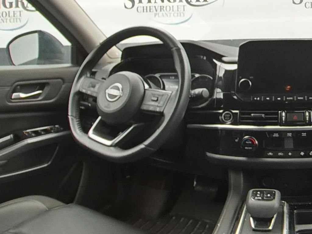 Used 2024 Nissan Pathfinder SL w/ SL Premium Package FWD image 16