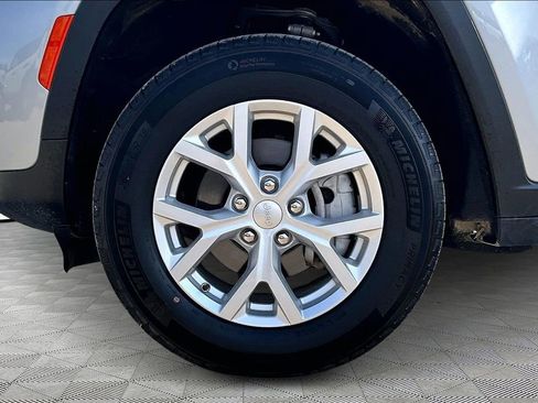 Used 2023 Jeep Grand Cherokee Limited image 9