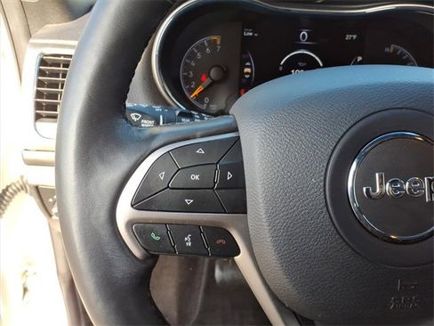 Used 2019 Jeep Grand Cherokee Altitude image 9