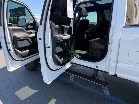 Used 2022 Ford F250 Lariat w/ Lariat Ultimate Package AWD/4WD image 8