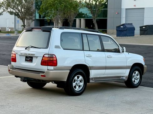 Used 2000 Toyota Land Cruiser w/ Convenience Pkg AWD/4WD image 14