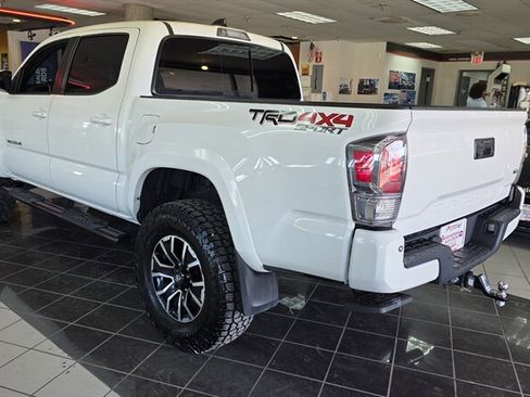 Used 2020 Toyota Tacoma TRD Sport w/ Technology Package AWD/4WD image 8
