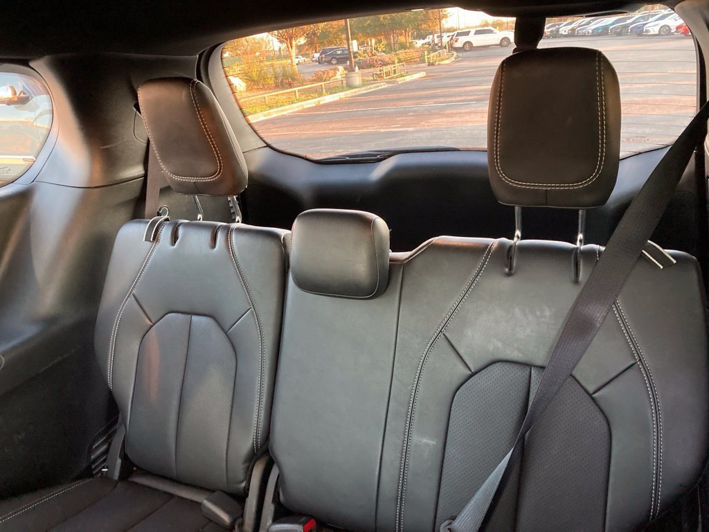 Used 2026 Chrysler Pacifica Select FWD image 12