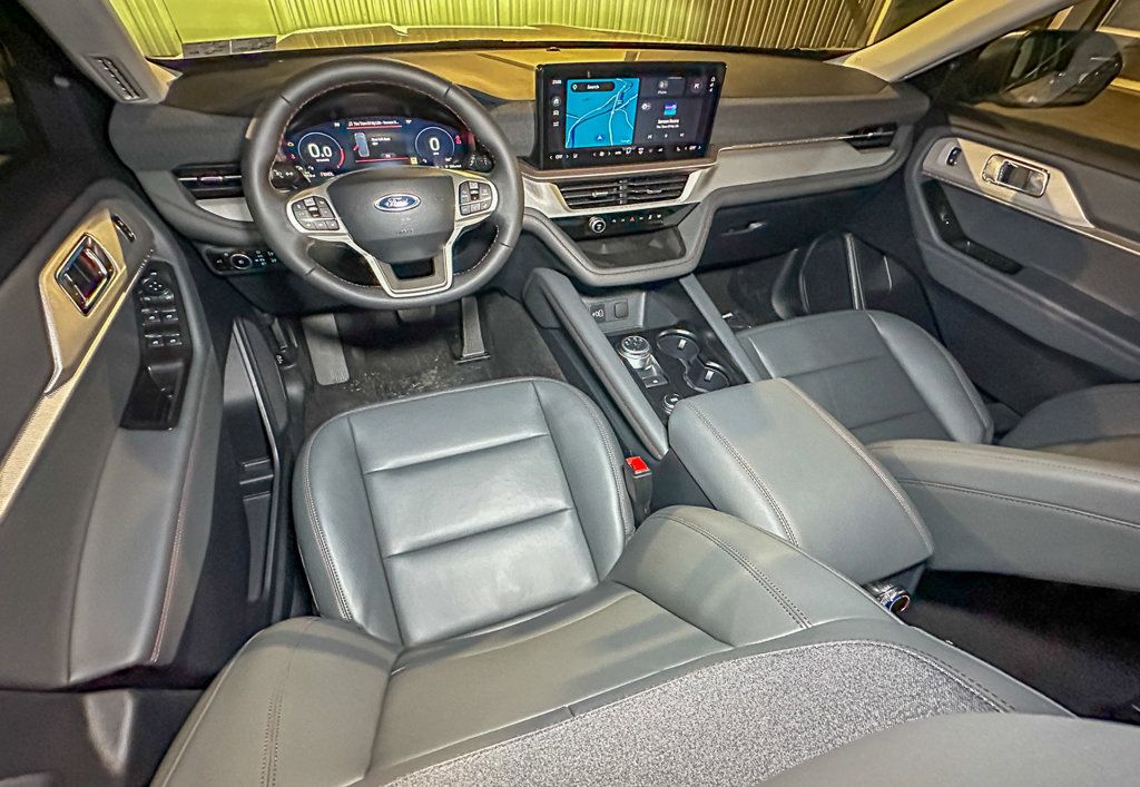 New 2026 Ford Explorer Active w/ Active Comfort Package AWD/4WD image 9