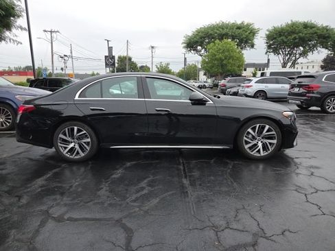 Used 2025 Mercedes-Benz E 350 4MATIC Sedan image 2