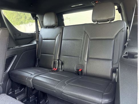 Used 2022 Chevrolet Tahoe Z71 image 13