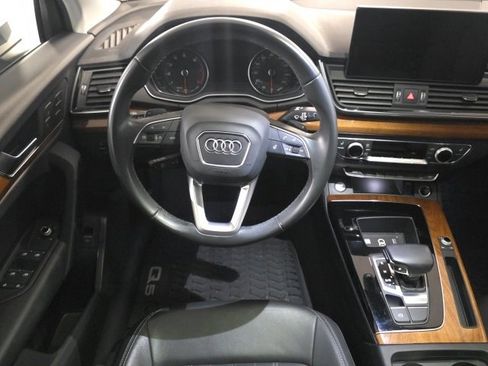 Used 2023 Audi Q5 2.0T Premium w/ Convenience Package image 14