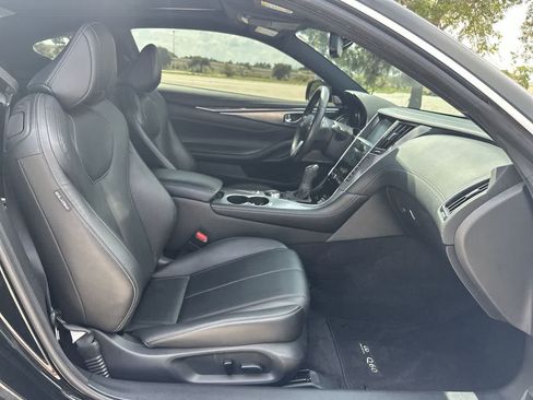 Used 2019 INFINITI Q60 3.0t Luxe RWD image 16