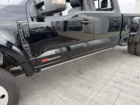 Used 2025 Ford F450 Platinum w/ Platinum Plus Package image 36