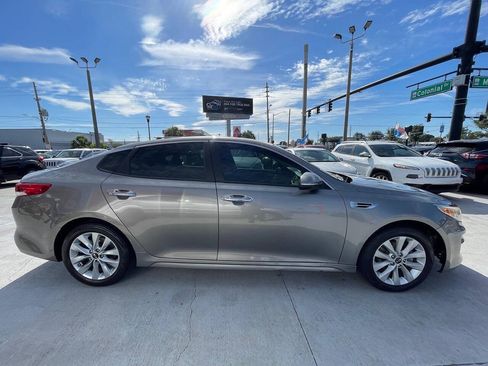Used 2019 Kia Optima LX FWD image 4