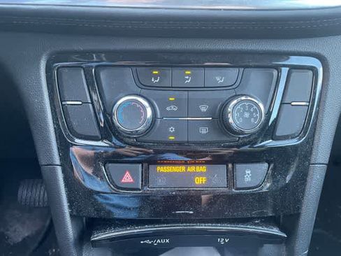 Used 2021 Buick Encore Preferred AWD/4WD image 22