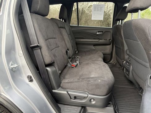 Used 2022 Honda Pilot Sport image 13