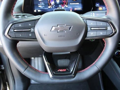 Used 2024 Chevrolet Traverse RS image 13