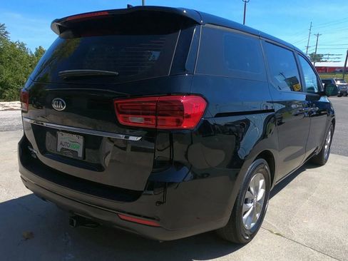 Used 2019 Kia Sedona L image 9