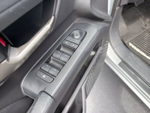 Certified 2025 Toyota Tacoma TRD Off-Road AWD/4WD image 2