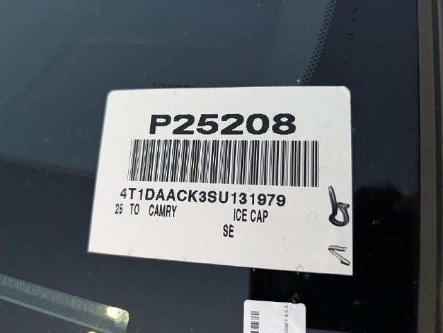 Used 2025 Toyota Camry SE FWD image 35