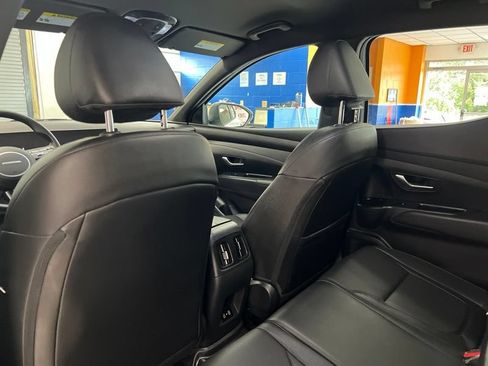 Used 2025 Hyundai Santa Cruz SEL AWD/4WD image 16