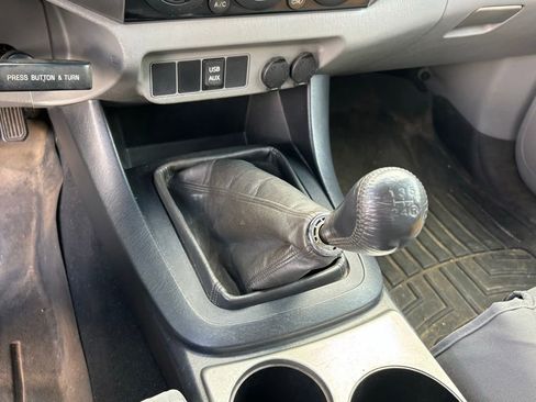 Used 2015 Toyota Tacoma 2WD Access Cab w/ SR5 Package image 9